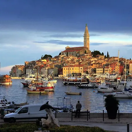 Casa de hóspedes And With Parking Space - 7170 Rovinj