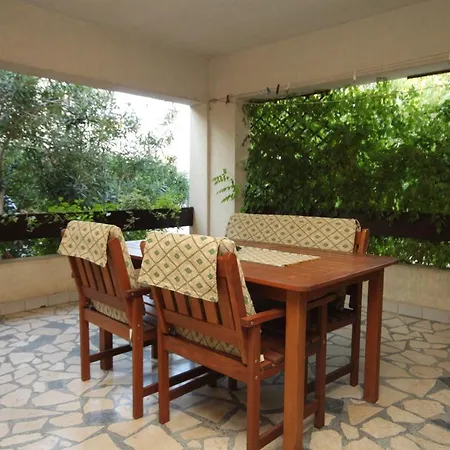 Casa de hóspedes And With Parking Space - 7170 Rovinj